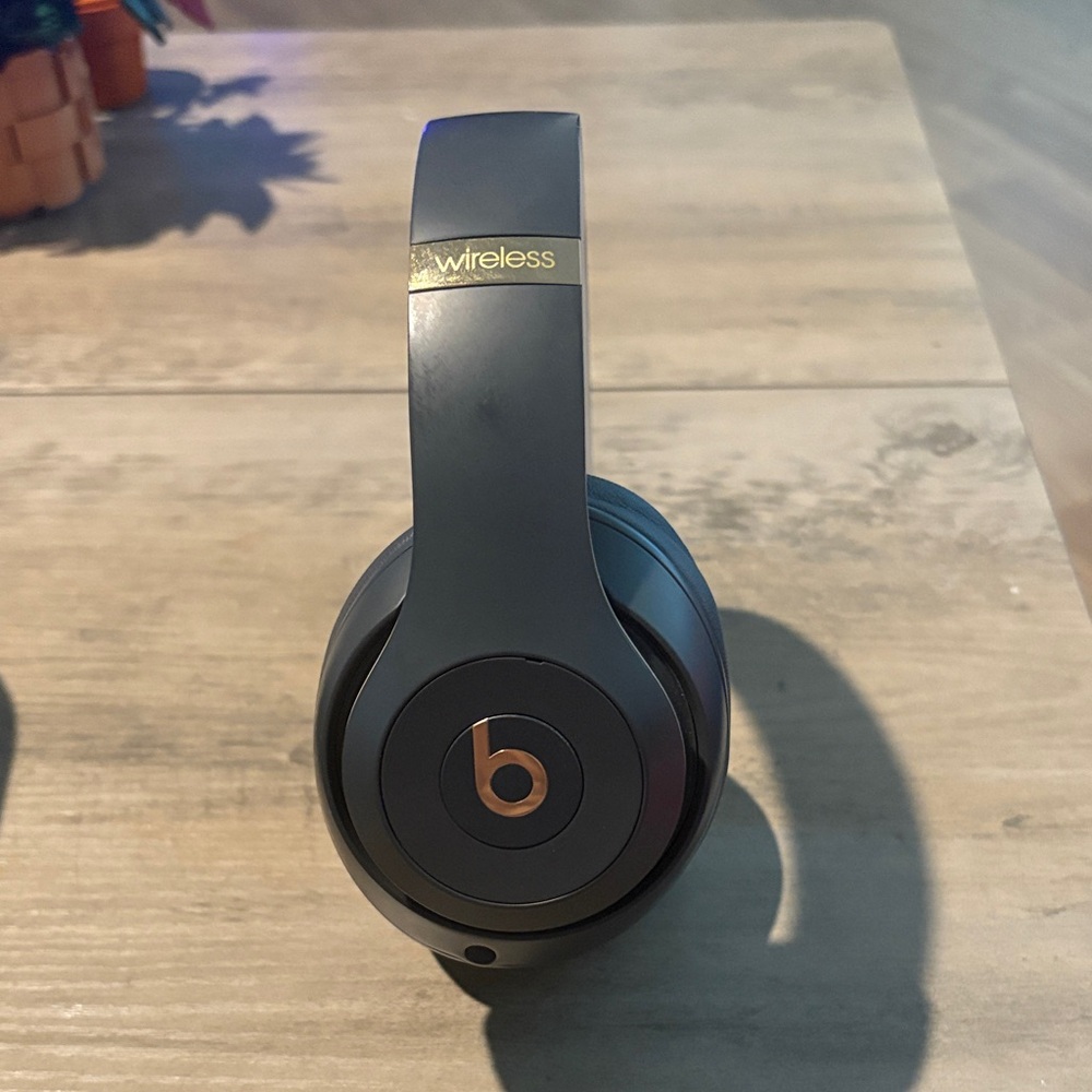 Beats by Dr. Dre Studio3 Wireless Over-Ear Headphones